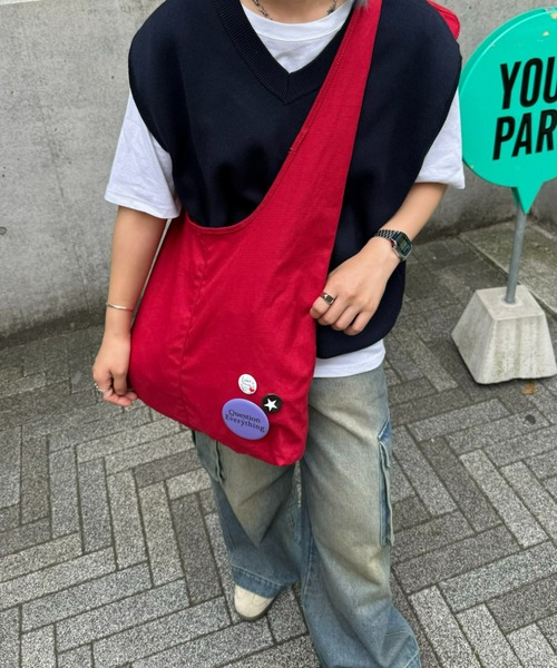 CIAOPANIC TYPY（チャオパニックティピー）の「【UNISEX】キャンバス缶バッチ付きショルダーバッグ（ショルダーバッグ・メンズ・ブラック/レッド/ネイビー・ONE SIZE）」の14枚目の写真