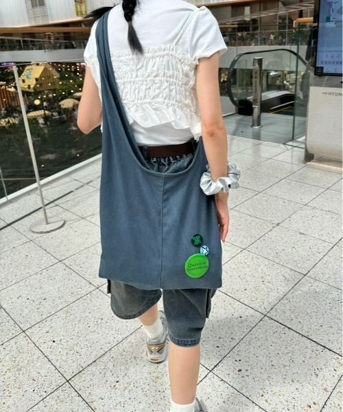 CIAOPANIC TYPY（チャオパニックティピー）の「【UNISEX】キャンバス缶バッチ付きショルダーバッグ（ショルダーバッグ・メンズ・ブラック/レッド/ネイビー・ONE SIZE）」の11枚目の写真