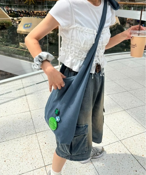 CIAOPANIC TYPY（チャオパニックティピー）の「【UNISEX】キャンバス缶バッチ付きショルダーバッグ（ショルダーバッグ・メンズ・ブラック/レッド/ネイビー・ONE SIZE）」の10枚目の写真