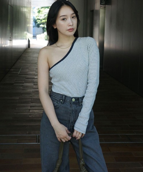 styling/（スタイリング）の「【MILLER×styling/】ワンショルダーボディスーツ（Tシャツ/カットソー・レディース・ネイビー/ブラウン/ピンク/アイボリー/ブラック・FREE）」の4枚目の写真