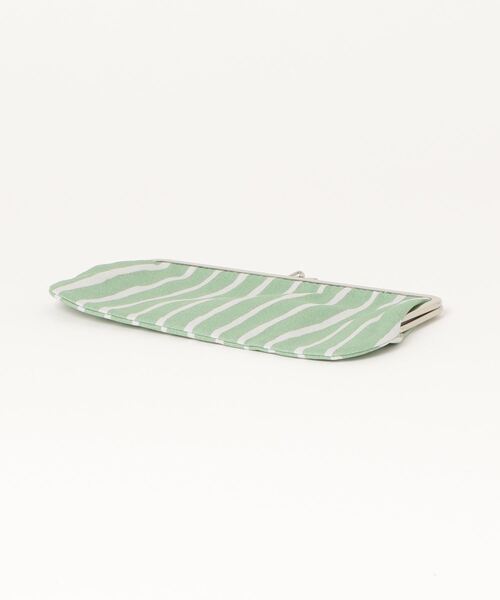marimekko（マリメッコ）の「Piccolo /  Silmalasikukkaro　pouch（ポーチ・レディース・ライトグリーン・FREE）」の4枚目の写真