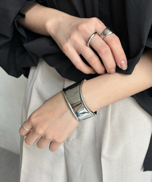 DouDou（ドゥドゥ）の「ワイドバングル（ブレスレット・レディース・ゴールド/シルバー・FREE）」の11枚目の写真