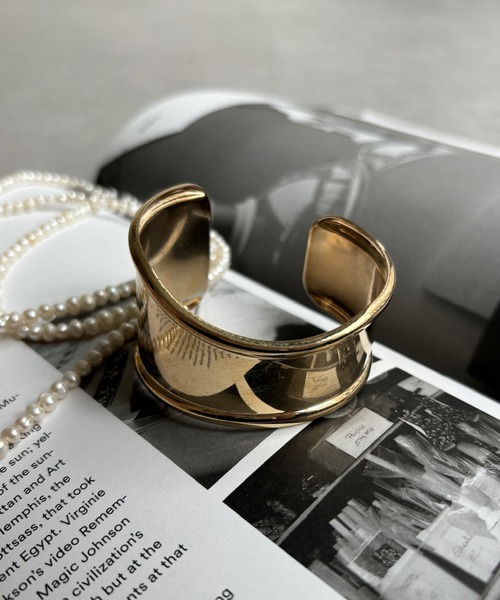 DouDou（ドゥドゥ）の「ワイドバングル（ブレスレット・レディース・ゴールド/シルバー・FREE）」の7枚目の写真