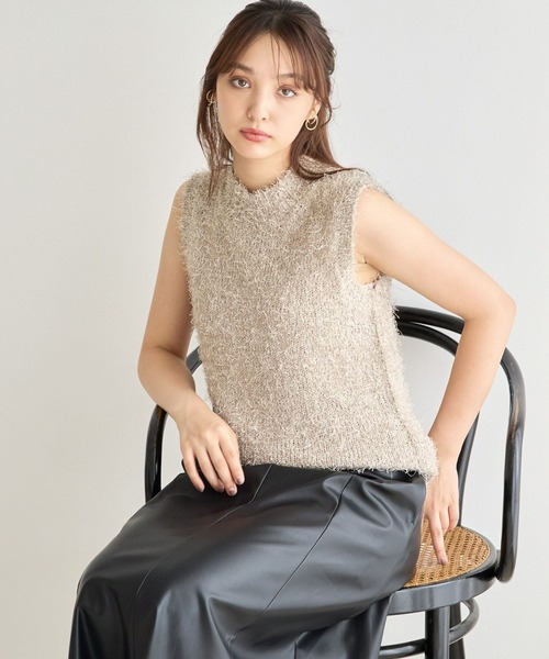 Andemiu(アンデミュウ)の「シャギースタンドノースリーブニット146816(ニット/セーター・レディース・アイボリー/グレー/ブルー・FREE)」の1枚目の写真