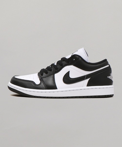 JORDAN BRAND(ジョーダンブランド)の「NIKE WMNS AIR JORDAN 1 LOW DC0774-101(スニーカー・レディース・ホワイト・23㎝/25㎝/24.5㎝/24㎝/23.5㎝)」の1枚目の写真