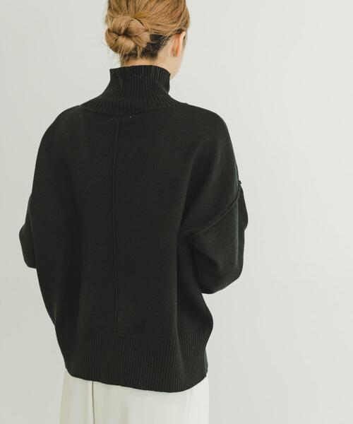 ITEMS URBANRESEARCH(アイテムズ アーバンリサーチ)の「ハイネックワイドニット(ニット/セーター・レディース・ブラック/ブラウン系その他/ホワイト系その他/ブルー系その他/オフホワイト/イエロー系その他/オレンジ・FREE)」の17枚目の写真