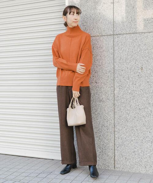 ITEMS URBANRESEARCH（アイテムズ アーバンリサーチ）の「ハイネックワイドニット（ニット/セーター・レディース・ブラック/ブラウン系その他/ホワイト系その他/ブルー系その他/オフホワイト/イエロー系その他/オレンジ・FREE）」の22枚目の写真