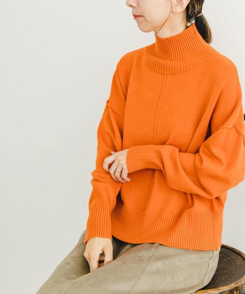 ITEMS URBANRESEARCH（アイテムズ アーバンリサーチ）の「ハイネックワイドニット（ニット/セーター・レディース・ブラック/ブラウン系その他/ホワイト系その他/ブルー系その他/オフホワイト/イエロー系その他/オレンジ・FREE）」の21枚目の写真