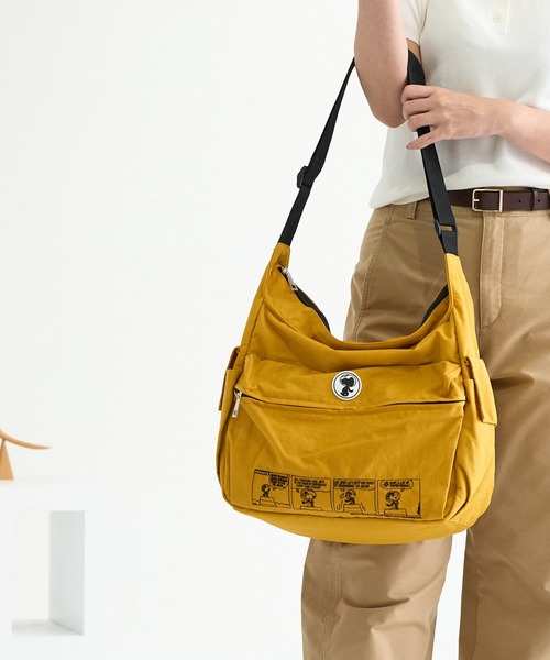 SNOOPY(スヌーピー)の「スヌーピー ショルダーバッグ マザーバッグ 大容量 マチ広 ななめ掛け 旅行 軽量 62085(ショルダーバッグ・レディース・グレー/グリーン/イエロー/ブラック・FREE)」の15枚目の写真