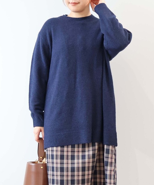 MB mint breeze（エムビーミントブリーズ）の「【LL～6L 大きいサイズ】【WEB/一部店舗限定】モックネックニットチュニック（ニット/セーター・レディース・ネイビー/ベージュ/ライトグレー/レッド/チャコールグレー/ブルー・LL/3L/4L/5L/6L）」の5枚目の写真