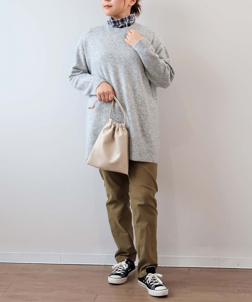MB mint breeze（エムビーミントブリーズ）の「【LL～6L 大きいサイズ】【WEB/一部店舗限定】モックネックニットチュニック（ニット/セーター・レディース・ネイビー/ベージュ/ライトグレー/レッド/チャコールグレー/ブルー・LL/3L/4L/5L/6L）」の9枚目の写真