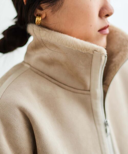 le.coeur blanc（ルクールブラン）の「裏起毛合皮ショートブルゾン（ブルゾン・レディース・ブラック/ベージュ・38）」の3枚目の写真