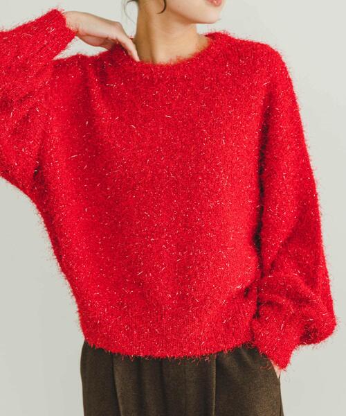 ITEMS URBANRESEARCH(アイテムズ アーバンリサーチ)の「フェザークロップドニット(ニット/セーター・レディース・ライトグレー/レッド・FREE)」の4枚目の写真