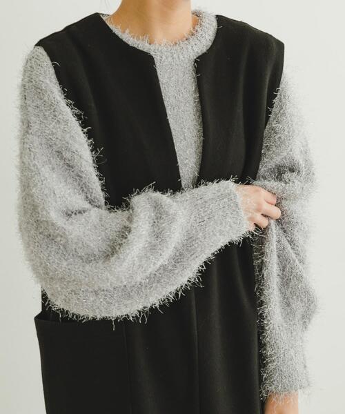 ITEMS URBANRESEARCH(アイテムズ アーバンリサーチ)の「フェザークロップドニット(ニット/セーター・レディース・ライトグレー/レッド・FREE)」の12枚目の写真