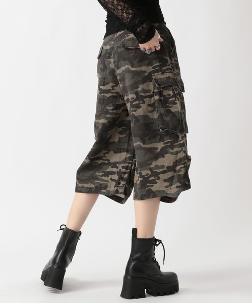 FOREVER 21（フォーエバー トゥエンティーワン）の「【2025SS】カモフラハーフパンツ（カーゴパンツ・レディース・カーキ・MEDIUM/SMALL）」の9枚目の写真
