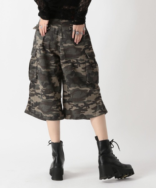 FOREVER 21（フォーエバー トゥエンティーワン）の「【2025SS】カモフラハーフパンツ（カーゴパンツ・レディース・カーキ・MEDIUM/SMALL）」の8枚目の写真