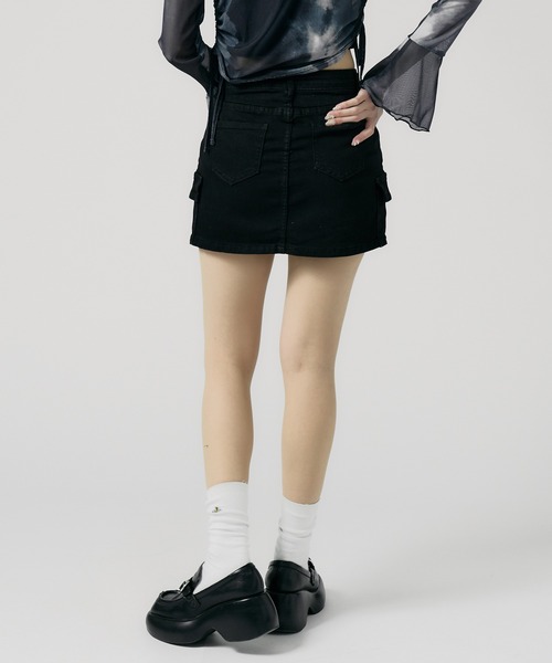 Chick(チック)の「Cargo Denim Mini Skirt / カーゴデニムミニスカート 秋物 秋服 2026年秋冬(デニムスカート・レディース・ブラック/ブルー・FREE)」の13枚目の写真