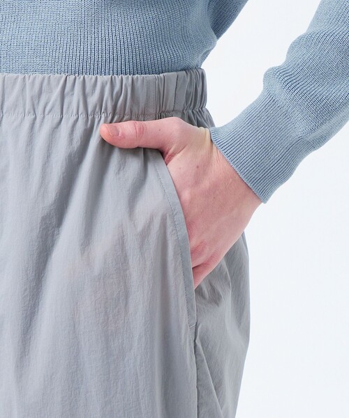 MACKINTOSH PHILOSOPHY（ﾏｯｷﾝﾄｯｼｭ ﾌｨﾛｿﾌｨｰ）の「軽量ナイロンストレッチ イージーパンツ（その他パンツ・メンズ・ブラック/グレー・40/38）」の10枚目の写真