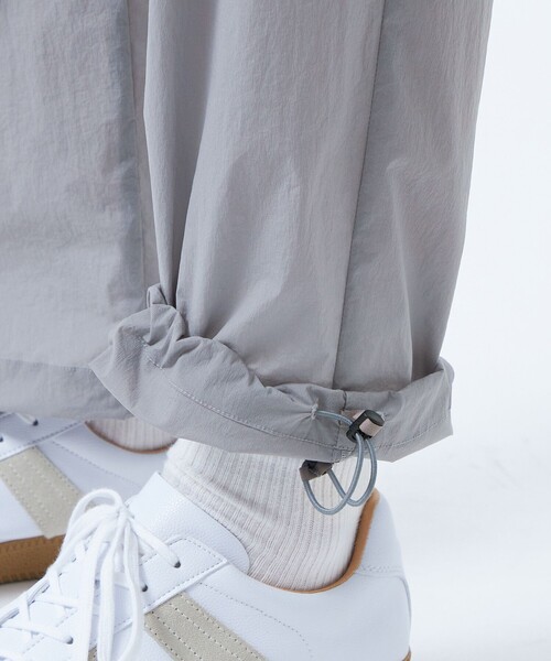 MACKINTOSH PHILOSOPHY（ﾏｯｷﾝﾄｯｼｭ ﾌｨﾛｿﾌｨｰ）の「軽量ナイロンストレッチ イージーパンツ（その他パンツ・メンズ・ブラック/グレー・40/38）」の11枚目の写真