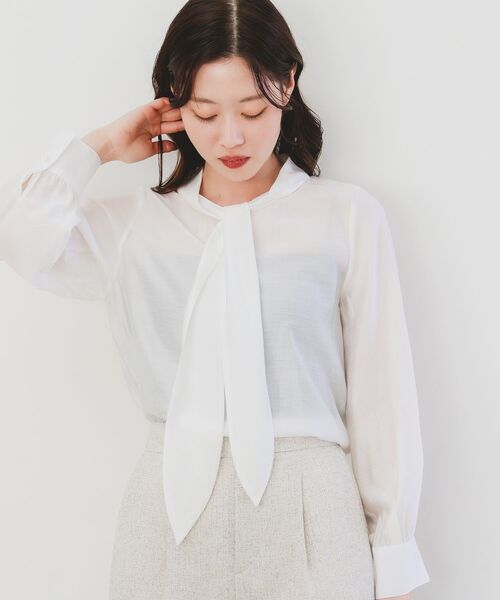 le.coeur blanc（ルクールブラン）の「セミダルドレープクロスボウタイブラウス（シャツ/ブラウス・レディース・オフホワイト/ブラック・38）」の6枚目の写真