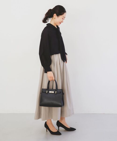 le.coeur blanc（ルクールブラン）の「セミダルドレープクロスボウタイブラウス（シャツ/ブラウス・レディース・オフホワイト/ブラック・38）」の19枚目の写真