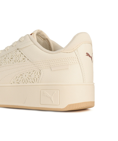 PUMA（プーマ）の「PUMA プーマ ウィメンズ キャリーナ ストリート LC スニーカー（スニーカー・レディース・オフホワイト・22.5cm/22.0cm/26.0cm/24.0cm/23.5cm/23.0cm/25.5cm/25.0cm/24.5cm）」の3枚目の写真
