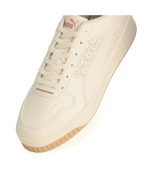 PUMA（プーマ）の「PUMA プーマ ウィメンズ キャリーナ ストリート LC スニーカー（スニーカー・レディース・オフホワイト・22.5cm/22.0cm/26.0cm/24.0cm/23.5cm/23.0cm/25.5cm/25.0cm/24.5cm）」の4枚目の写真