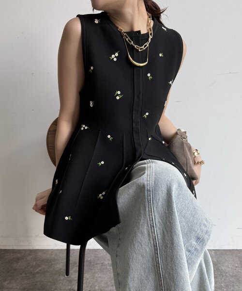 DouDou(ドゥドゥ)の「【WEB限定】刺繍スポンジニットベスト(ベスト・レディース・ブラック・FREE)」の7枚目の写真