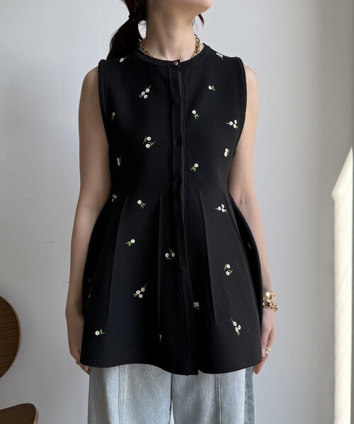 DouDou(ドゥドゥ)の「【WEB限定】刺繍スポンジニットベスト(ベスト・レディース・ブラック・FREE)」の12枚目の写真