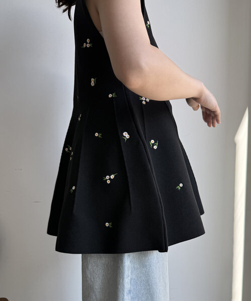 セール】【WEB限定】刺繍スポンジニットベスト（ベスト