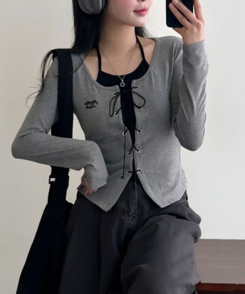 gossip!ロサンゼルス(ゴシップロサンゼルス)の「Y2K ホルター刺繍クロップ長袖Tシャツ(Tシャツ/カットソー・レディース・オフホワイト/グレー/ブラウン・FREE)」の9枚目の写真