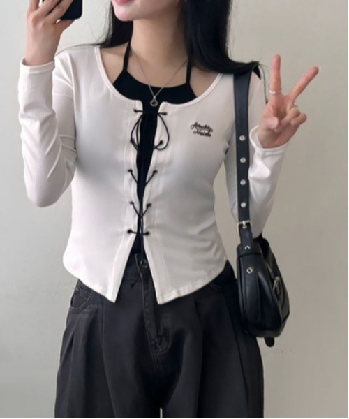 gossip!ロサンゼルス(ゴシップロサンゼルス)の「Y2K ホルター刺繍クロップ長袖Tシャツ(Tシャツ/カットソー・レディース・オフホワイト/グレー/ブラウン・FREE)」の20枚目の写真