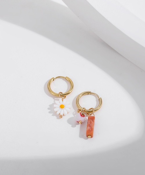 yu-ka(ユーカ)の「YU-KA:ビーズドロップフープピアス2WAY beads drop hoop pierce 2way(ピアス(両耳用)・レディース・ブルー/ホワイト/グリーン/ピンク/レッド/イエロー・FREE)」の10枚目の写真