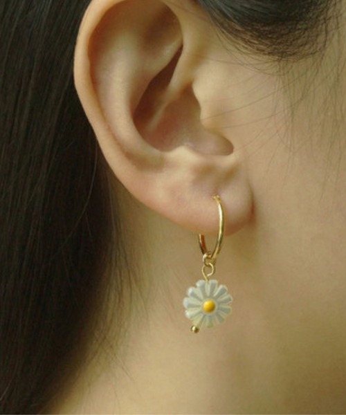 yu-ka(ユーカ)の「YU-KA:ビーズドロップフープピアス2WAY beads drop hoop pierce 2way(ピアス(両耳用)・レディース・ブルー/ホワイト/グリーン/ピンク/レッド/イエロー・FREE)」の13枚目の写真