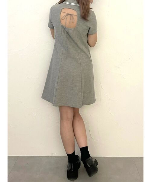 CALNAMUR(カルナムール)の「BACK OPEN POLO OP/バックオープンポロワンピース(ワンピース・レディース・グレー/ブラック/ライトブルー・FREE)」の16枚目の写真