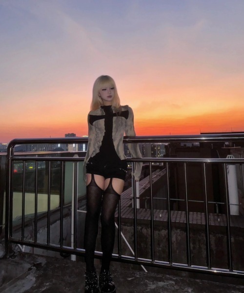 ViViDAY（ビビデー）の「【春新色追加】十字架長袖tシャツ（Tシャツ/カットソー・レディース・ベージュ×ブラック/ピンク・M）」の9枚目の写真