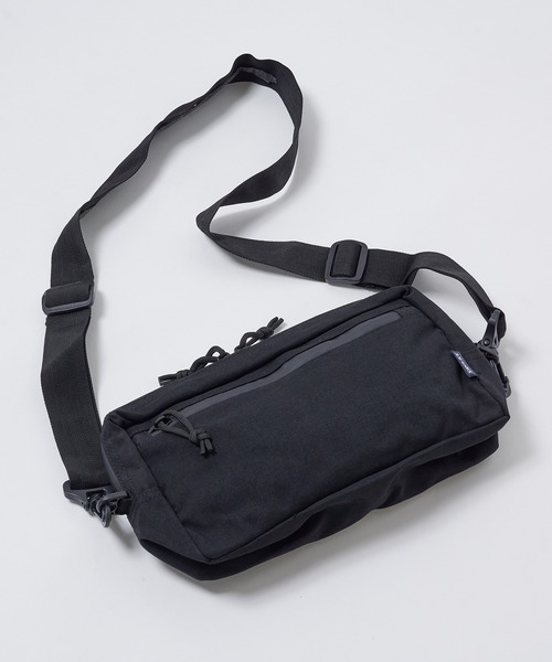 MAISON CLUB(メゾンクラブ)の「【MAISON CLUB】GB473 ミリタリーサコッシュ YM-Mil.(ショルダーバッグ・メンズ・ブラック/オリーブ/マルチ・FREE)」の1枚目の写真