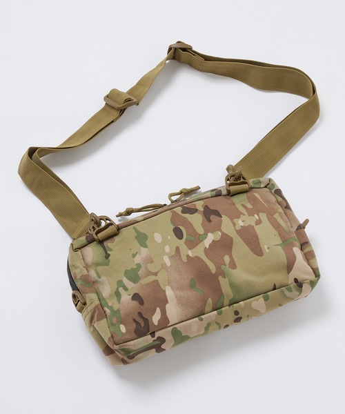MAISON CLUB(メゾンクラブ)の「【MAISON CLUB】GB473 ミリタリーサコッシュ YM-Mil.(ショルダーバッグ・メンズ・ブラック/オリーブ/マルチ・FREE)」の4枚目の写真