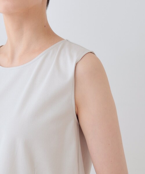 INDIVI（インディヴィ）の「【洗える／レイヤードにも活躍】ペプラムインナートップス（Tシャツ/カットソー・レディース・ブラック/オフホワイト/ベージュ・05/13/15 /19/34/38）」の21枚目の写真