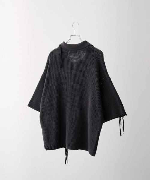 CLEL（クレイル）の「【CLEL】Hand Stitched Waffle Skipper Short Sleeve Knit Polo/ハンドステッチ ワッフルスキッパー半袖ニットポロ（ポロシャツ・メンズ・ブラック/グレイッシュベージュ/チャコールグレー/ブルー・XS/S/M/L）」の6枚目の写真