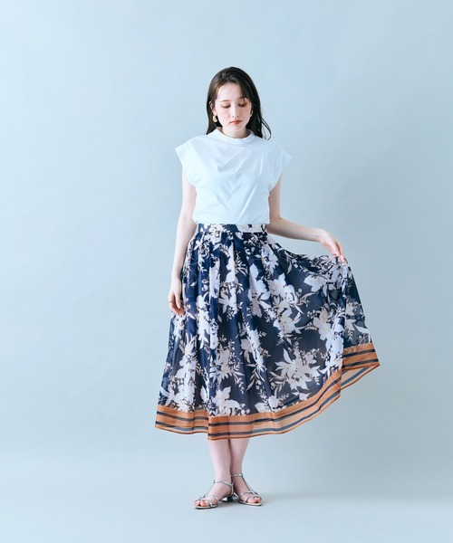 Audie a Muses(オーディアミューズ)の「フラワー×ボーダープリントスカート(スカート・レディース・ブルー/ネイビー・42/38/40)」の16枚目の写真