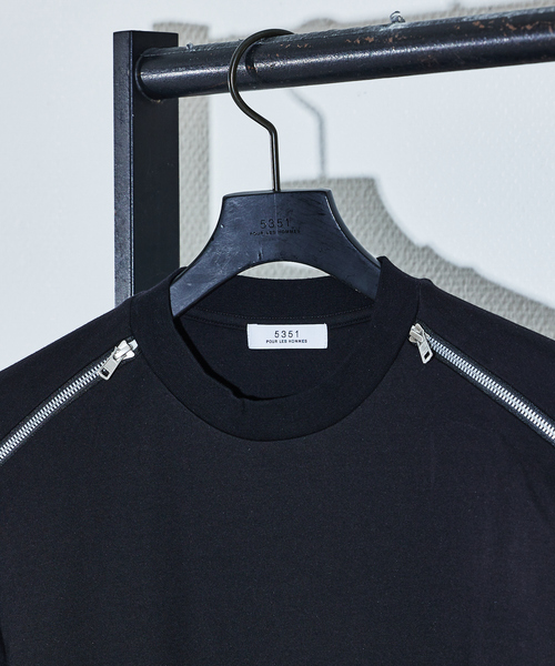 5351 POUR LES HOMMES（ゴーサンゴーイチプールオム）の「ジップ 半袖 Tシャツ（Tシャツ/カットソー・メンズ・ホワイト/ライトグレー/ブラック・50/48/46/44）」の6枚目の写真