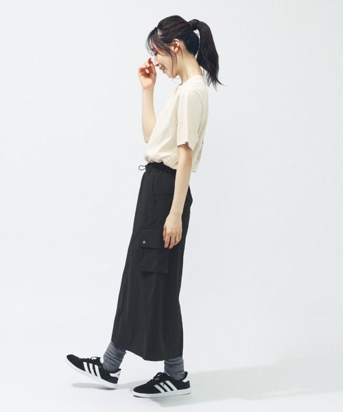 adidas（アディダス）の「アディダス adidas Luxflow ルーズフィット ウルトラロング丈カーゴスカート（スカート・レディース・グリーン/ブラック・S/M/L/XL）」の7枚目の写真