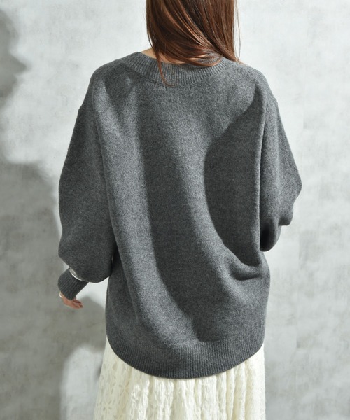 INTERPLANET（インタープラネット）の「７Ｇ天竺Ｖネックプルオーバー（ニット/セーター・レディース・チャコールグレー/ダークブルー/アイボリー・FREE）」の21枚目の写真