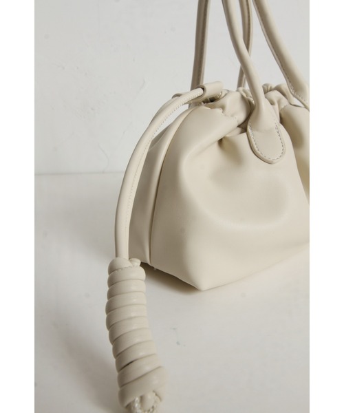 &. NOSTALGIA(アンドドットノスタルジア)の「【ZOZO限定】ハートチャーム巾着風ハンドバッグ(ハンドバッグ・レディース・アイボリー/ブラック/シルバー・FREE)」の21枚目の写真