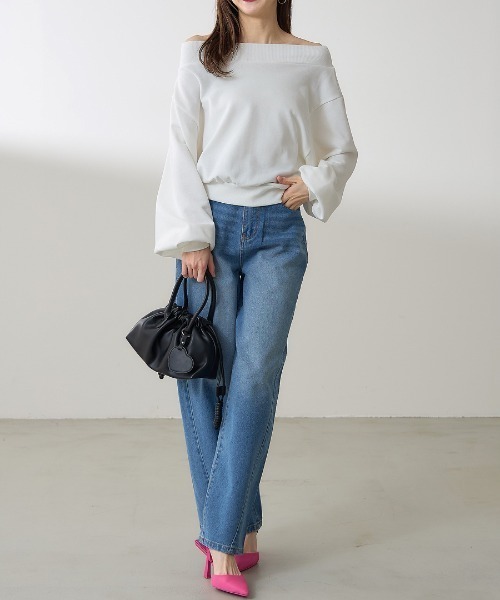 &. NOSTALGIA(アンドドットノスタルジア)の「【ZOZO限定】ハートチャーム巾着風ハンドバッグ(ハンドバッグ・レディース・アイボリー/ブラック/シルバー・FREE)」の5枚目の写真