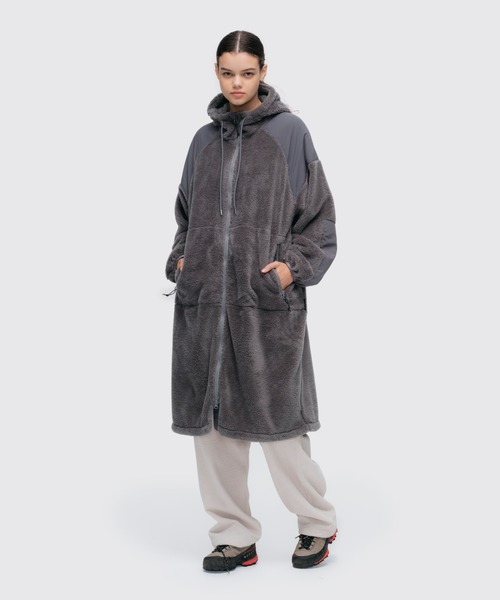 WILD THINGS（ワイルドシングス）の「レベル3 シャギーフーデッドコート│LEVEL3 SHAGGY HOODED COAT（ダウンジャケット/コート・レディース・ブラック/グレー・S/M）」の2枚目の写真