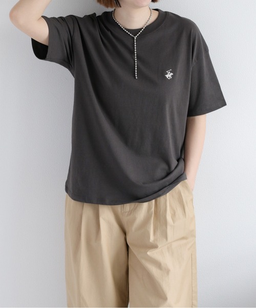 BEVERLY HILLS POLO CLUB（ビバリーヒルズポロクラブ）の「【BEVERLY HILLS POLO CLUB】ワンポイント刺繍ロゴ半袖Tee（Tシャツ/カットソー・レディース・ワイン/ホワイト/グリーン/オレンジ/モカ/オートミール/チャコール/ブルー・M/L）」の2枚目の写真