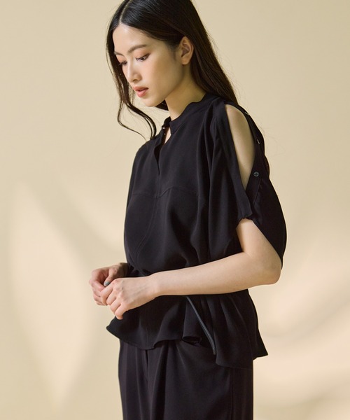 STUDIOUS(ステュディオス)の「【STUDIOUS/ステュディオス】BACK SATIN DRAPE BLOUSE/バックサテンドレープブラウス/ウォッシャブル(シャツ/ブラウス・レディース・ブラック/ホワイト・FREE)」の19枚目の写真