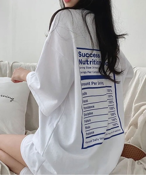 NinaetLina（ニナエリナ）の「ビッグシルエットバックプリント英字Tシャツ（Tシャツ/カットソー・レディース・ブルー/ブラック/ホワイト/グリーン・FREE）」の7枚目の写真
